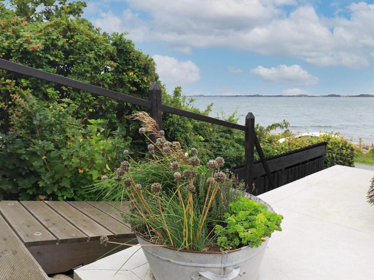 4 Person Holiday Home In Mesinge Luaran gambar